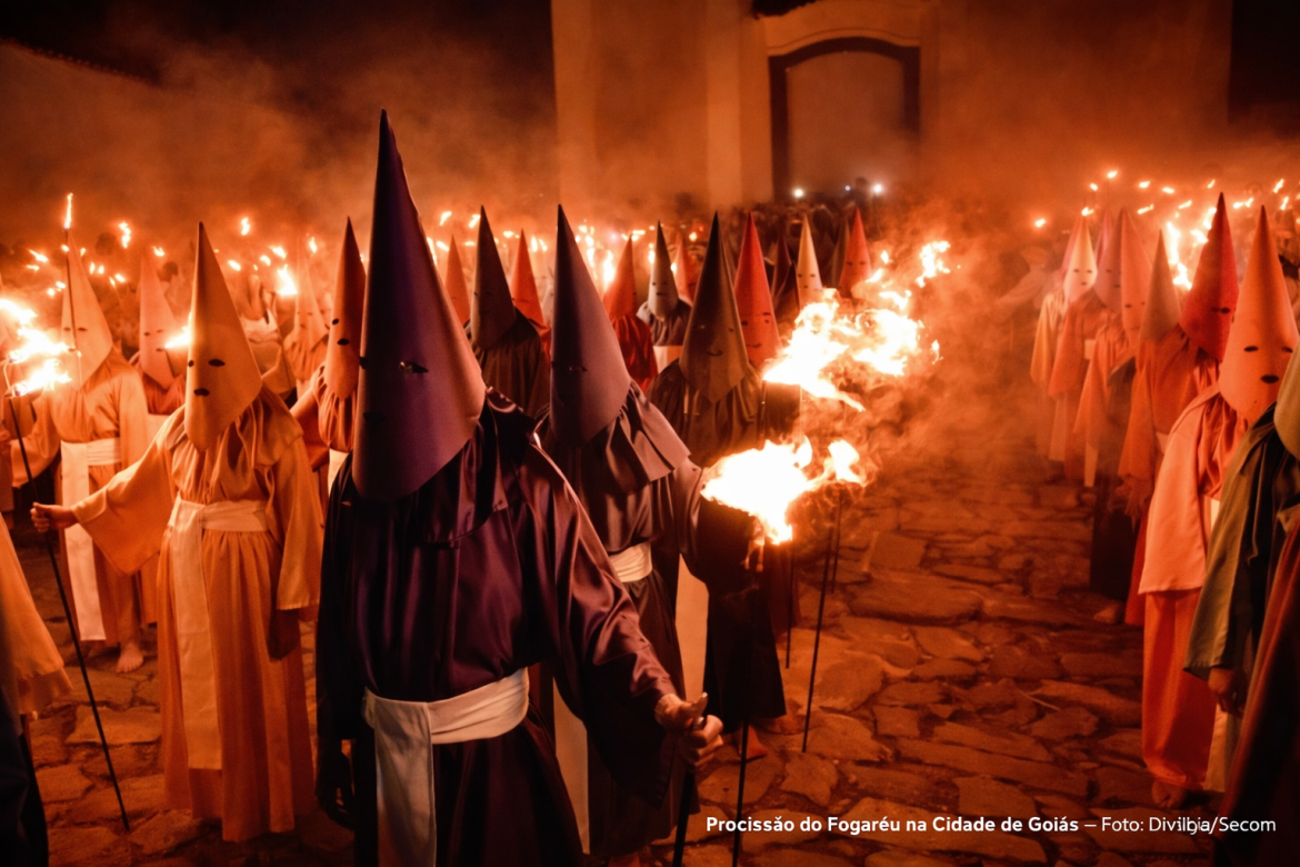 procissao-do-fogareu-reune-fieis-em-tradicao-centenaria-da-semana-santa-em-goias