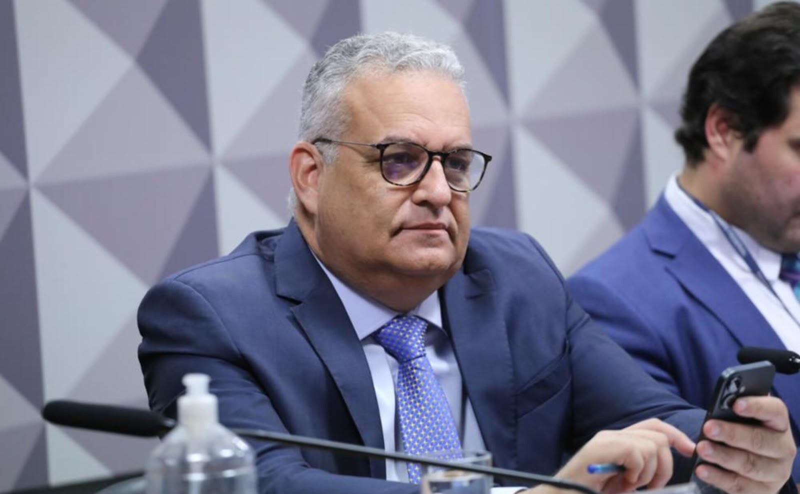 Pesquisa confirma Alfredo Gaspar na liderança ao Senado em Alagoas, com 42,5%