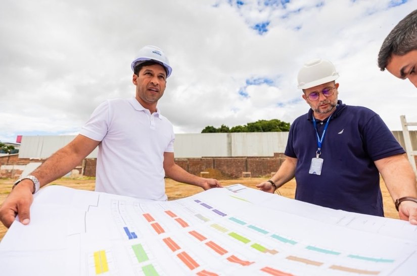 Prefeito Rodrigo Cunha acompanha início das obras do novo Mercado Público do Tabuleiro do Martins