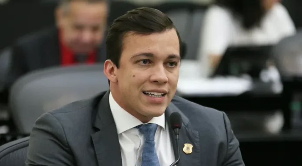 Deputado Delegado Leonam protocola projeto que proíbe publicidade de bets em espacos públicos em Alagoas
