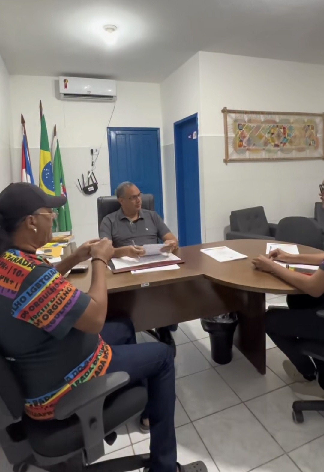 Prefeito de Coqueiro Seco discute parceria para 11ª Parada do Orgulho LGBTQIAPN+