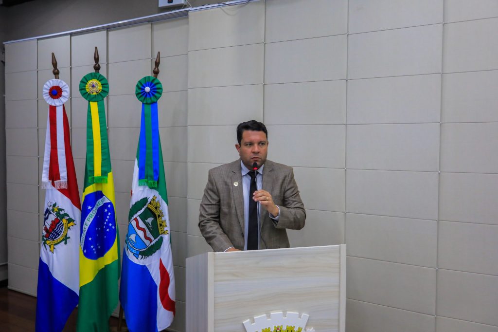Vereador Allan Pierre lidera diálogo para atuar na lei de produtividade dos servidores da ALURB